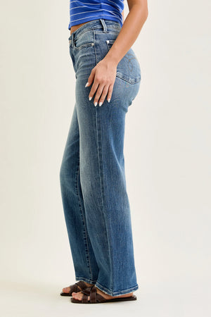 Judy Blue Mid Rise Vintage Medium Wash Straight Leg Jeans