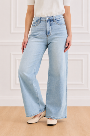 Judy Blue High Waist PETITE Tummy Control Retro Wide Leg with Curvy Coin Pocket Jeans