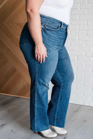 Judy Blue Mid Rise Tummy Control Vintage Straight Leg Jeans