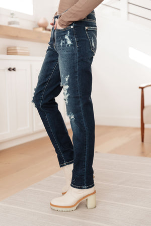 Judy Blue Mid Rise Bleach Splash Distressed Boyfriend Jeans