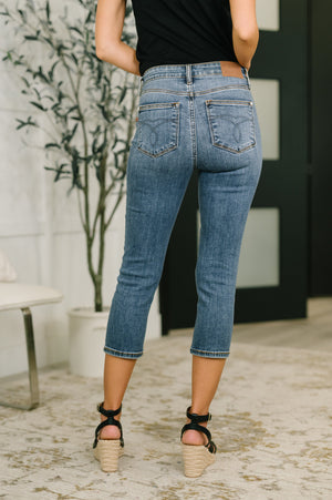 Judy Blue Mid Rise Skinny Capri Jeans