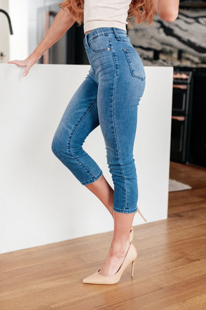 Judy Blue High Waist Cool Denim Pull On Non Distressed Capri Jean