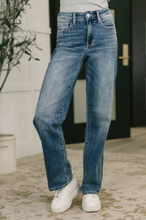 Judy Blue Mid Rise Vintage Medium Wash Straight Leg Jeans