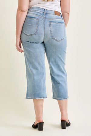 Judy Blue Mid Rise Wide Cropped Light Wash Jeans