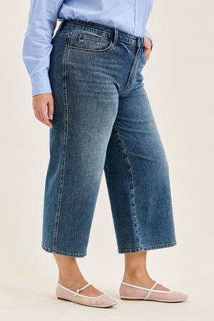 Judy Blue High Waist Dottie Wide Leg Crop Jeans in Medium Quarry Fade