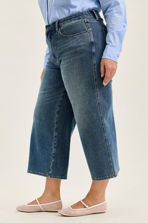 Judy Blue High Waist Dottie Wide Leg Crop Jeans in Medium Quarry Fade
