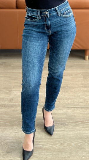 Judy Blue Mid Rise Non Distressed Boyfriend Jeans