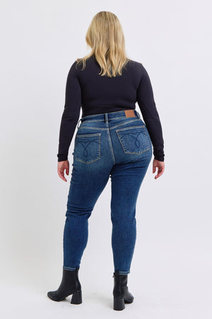 Judy Blue Mid Rise Thermal Skinny Dark Wash Jean