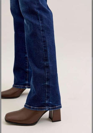 Judy Blue Mid Rise Dark Wash Classic Straight Leg Non Distressed Jeans