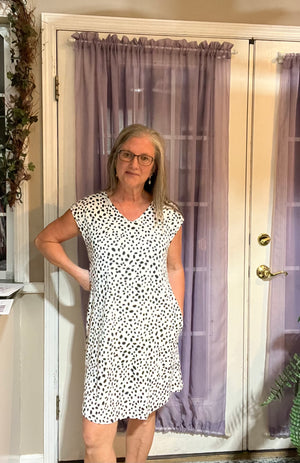 Spotted V-Neck Cap Sleeve Dress with Pockets
