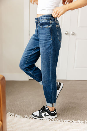 Judy Blue Mid Rise Non Distressed Boyfriend Jeans