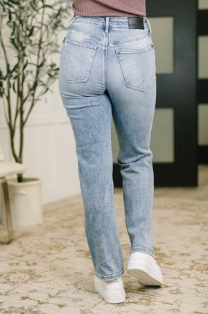 Judy Blue High Waist Rigid Magic Distressed Slim Straight Leg Jeans