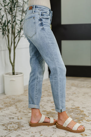 Judy Blue Mid Rise Bleach Wash Boyfriend Jeans