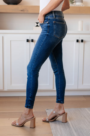 Judy Blue Maxine Mid Rise Skinny Jeans