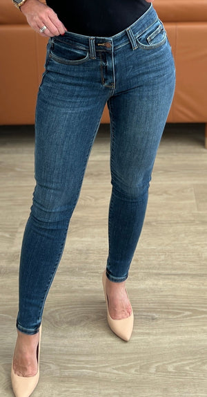 Judy Blue Maxine Mid Rise Skinny Jeans