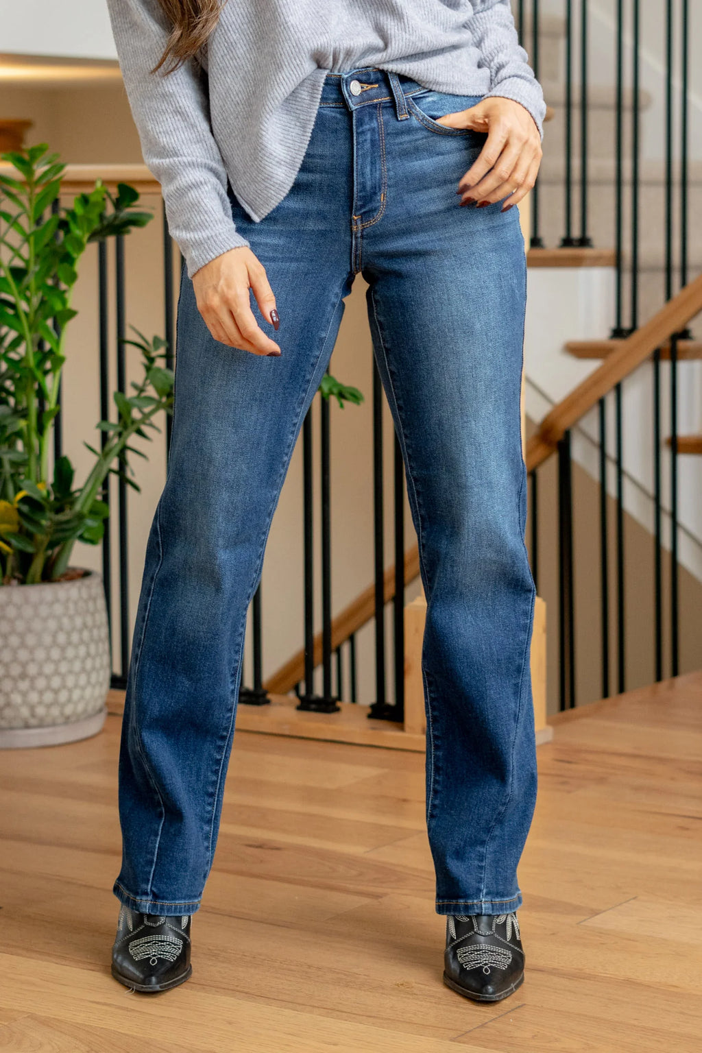 Judy Blue Mid rise Side Seam Detail Straight Leg Jeans