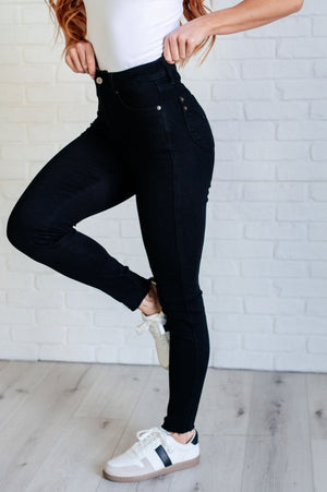 Judy Blue High Rise Tummy Control Skinny Jeans in Midnight Black