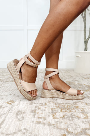Sandy Heights Platform Sandals in Blush