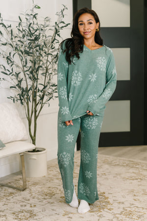 Snowflake Sniffles Pajama Set in Hunter Green