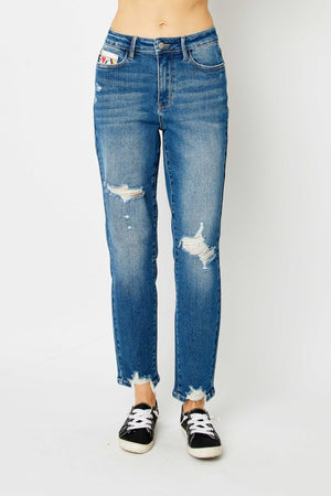 Judy Blue High Rise Queen Of Hearts Boyfriend Distressed Jeans