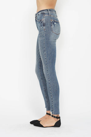 Judy Blue High Rise Tummy Control Vintage Wash Distressed Hem Skinny Jeans
