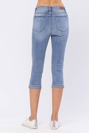 Judy Blue Mid Rise Lite Wash Destroyed Skinny fit Capri