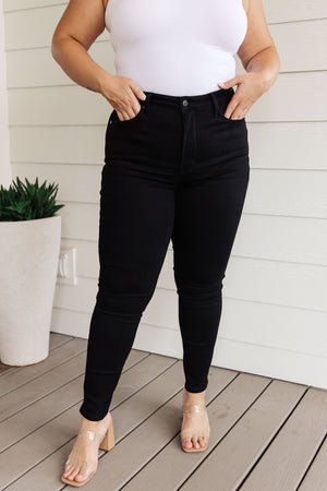 Judy Blue Hi Rise Tummy Control Classic Skinny Jeans in Black