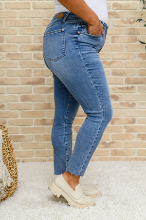 Judy Blue High Rise Embroidered Pocket Relaxed Jeans