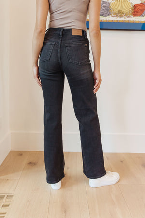 Judy Blue High Rise Classic Straight Jeans in Washed Black