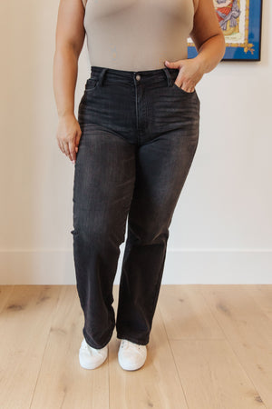 Judy Blue High Rise Classic Straight Jeans in Washed Black