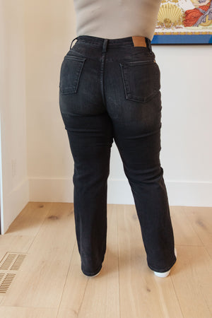 Judy Blue High Rise Classic Straight Jeans in Washed Black