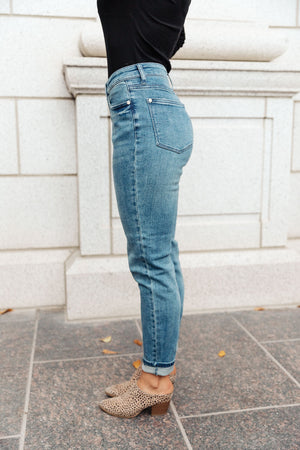 Judy Blue High Waisted Relaxed Fit Non Distressed Jeans