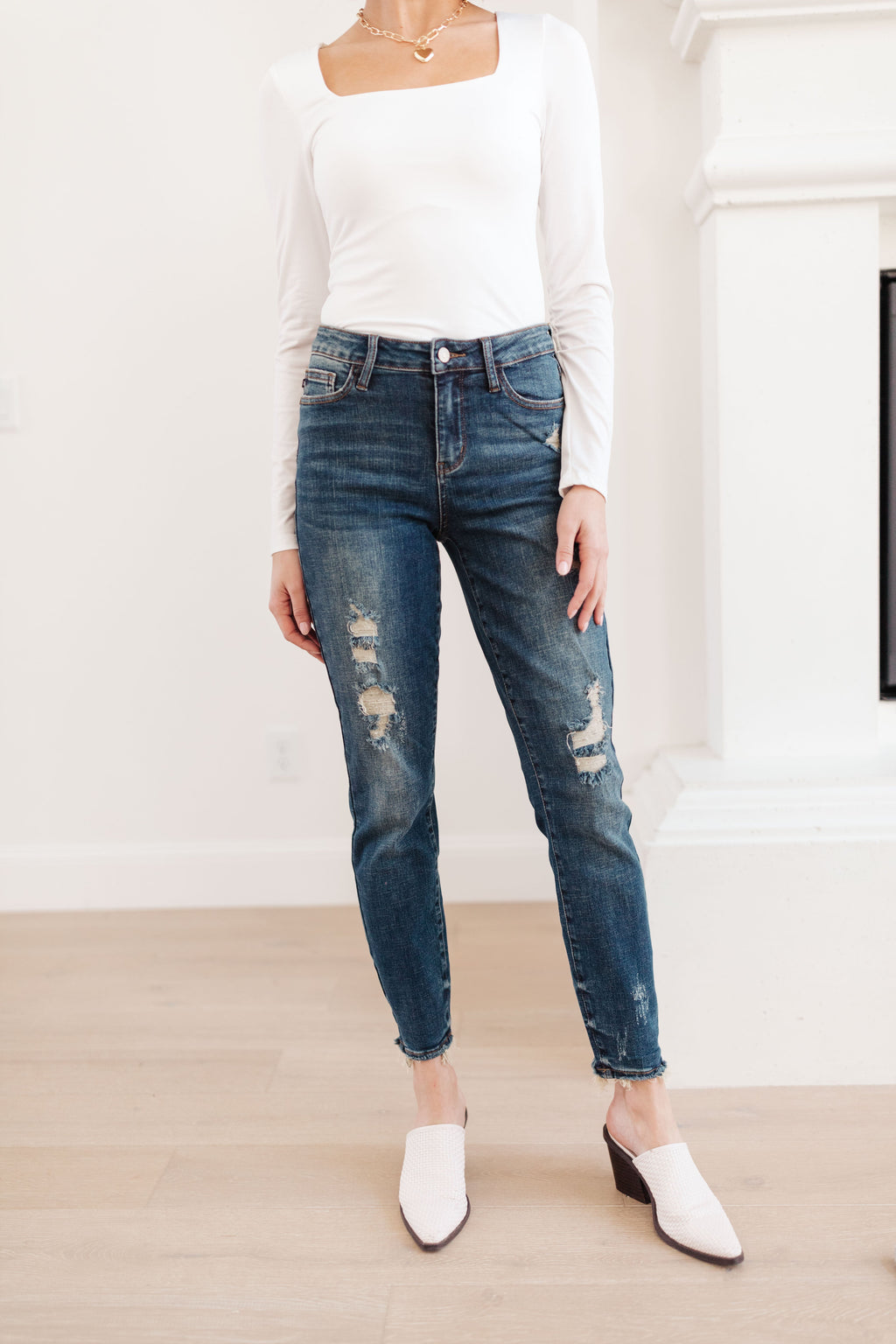 Judy Blue Mid Rise Destroyed Relaxed Fit Jeans