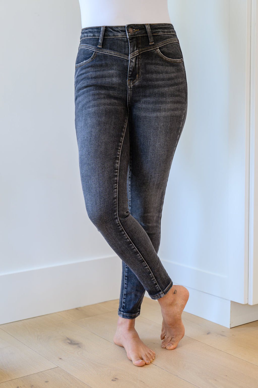 Judy Blue High Rise Front Yoke Skinny Black Wash Jeans