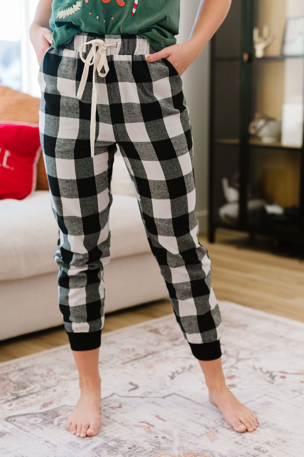 Pull Some Strings Buffalo Plaid Flannel Joggers - Black/White