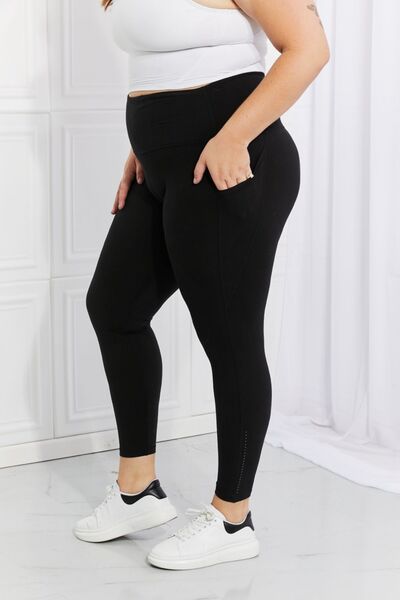 Leggings Depot Active Yoga Leggings with Pockets in Black with Reflect –  shopwithkarolyn
