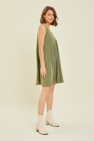 Texture V-Neck Sleeveless Flare Mini Dress in Green